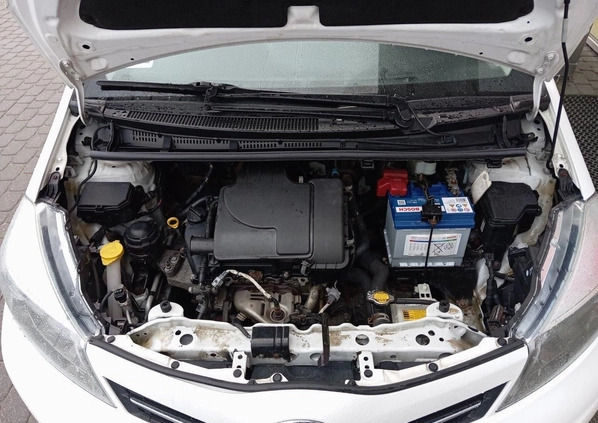 Toyota Yaris cena 26900 przebieg: 211686, rok produkcji 2012 z Głuszyca małe 326